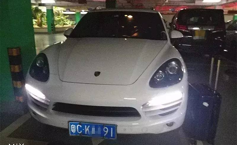 珠海豪车撞车事故现场图片曝光