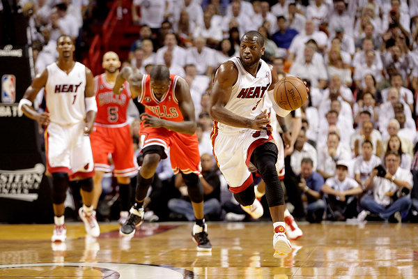 nba2011季后赛回放（经典：2011年热火VS公牛G4 韦德死磕罗斯 詹姆斯开心了！含录像）