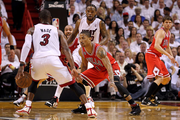 nba2011季后赛回放（经典：2011年热火VS公牛G4 韦德死磕罗斯 詹姆斯开心了！含录像）
