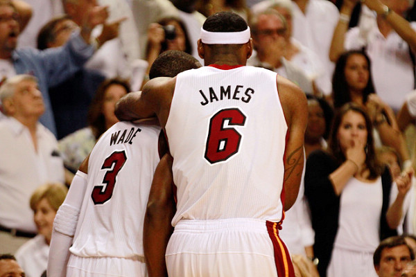 nba2011季后赛回放（经典：2011年热火VS公牛G4 韦德死磕罗斯 詹姆斯开心了！含录像）
