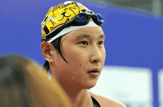王简嘉禾200米自由泳最好成绩(王简嘉禾勇夺800米自由泳金牌，成就亚运会双冠王)
