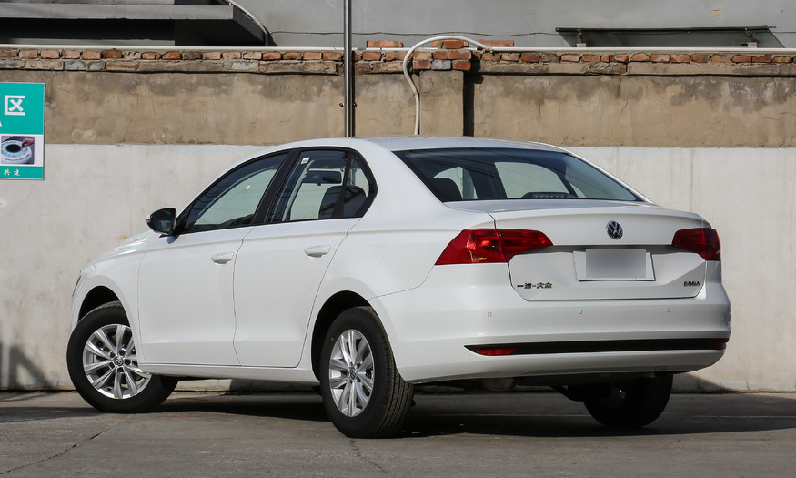 18款大众宝来降价3万,搭载1.4t发动机,性价比尤为出色