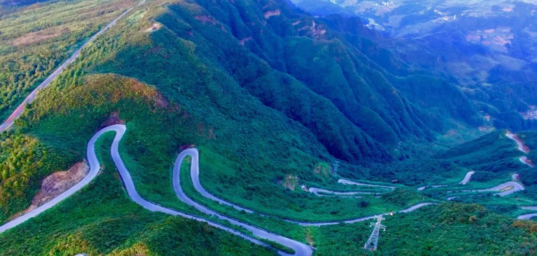 中国的“秋名山”赛道！45道拐，或成重庆又一网红景点！