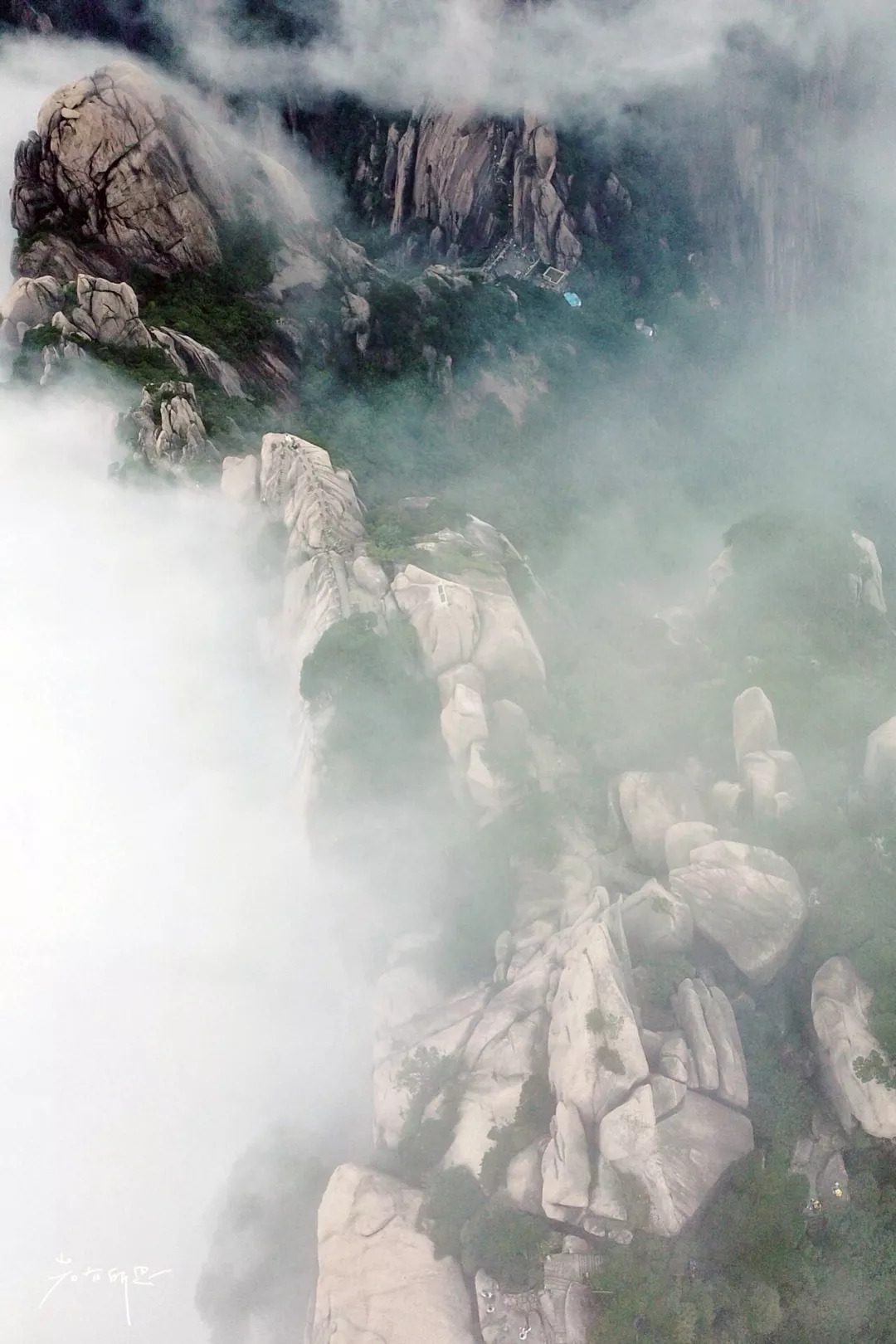 无限美景在险峰未走过的崎岖之路才更有魅力无限风光在险峰什么意思