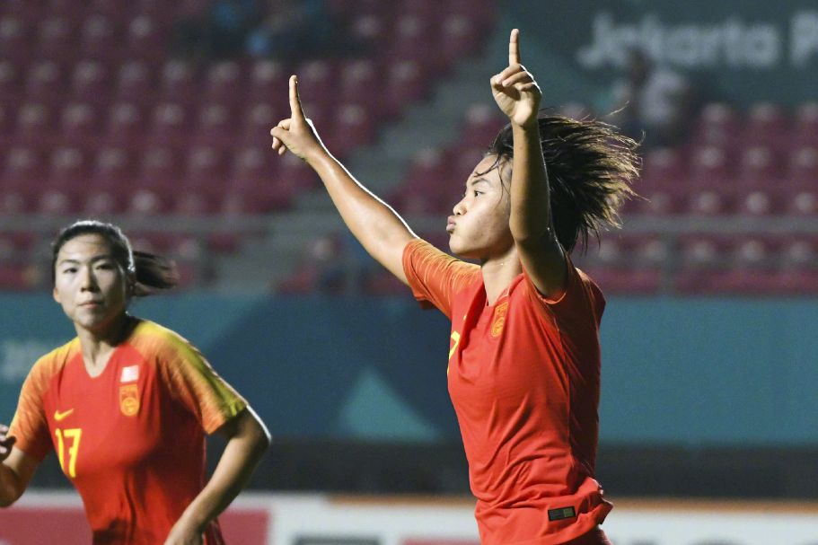 中国女足5-0泰国晋四强(中国足球的骄傲!