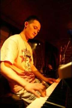 《我爱记歌词》超级领唱又现身，网友：还是那些人，记忆中的歌声