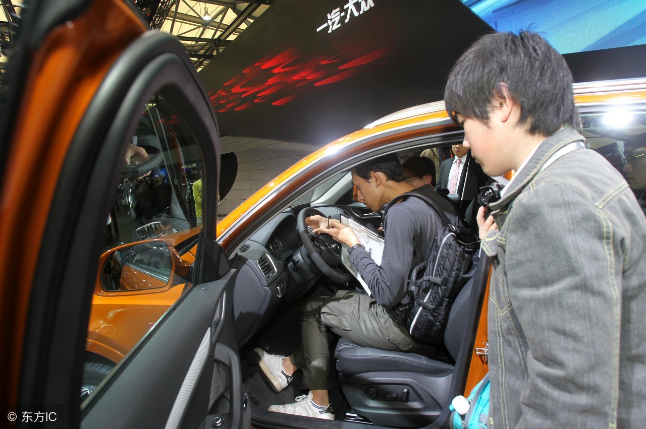 奥迪Q3怎么样，最低多少钱可以入手，算下首付50%的金融方案