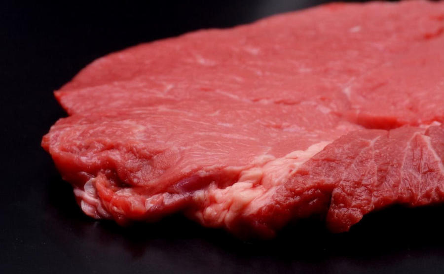 想要把牛肉洗干净、去味真难，洗牛肉、去味技巧，从没做对过