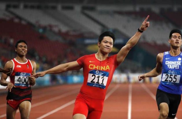 雅加达亚运会男子100米决赛(9秒92!