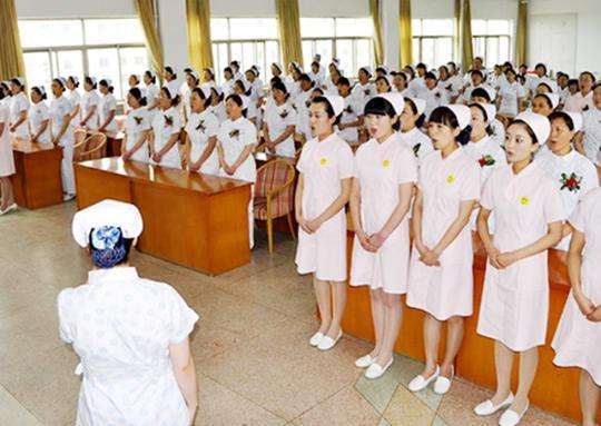 同为护士，本科护士的优势在哪里？