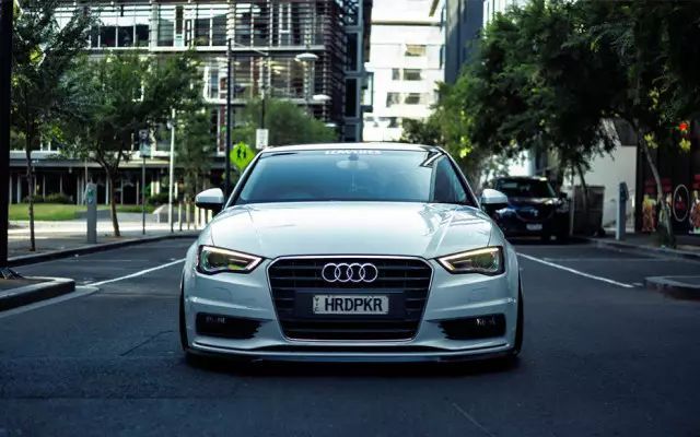 放弃“西装暴徒”称号的小萌宠 奥迪A3秒变奥迪S3