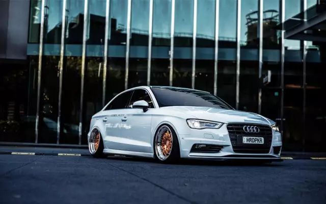 放弃“西装暴徒”称号的小萌宠 奥迪A3秒变奥迪S3