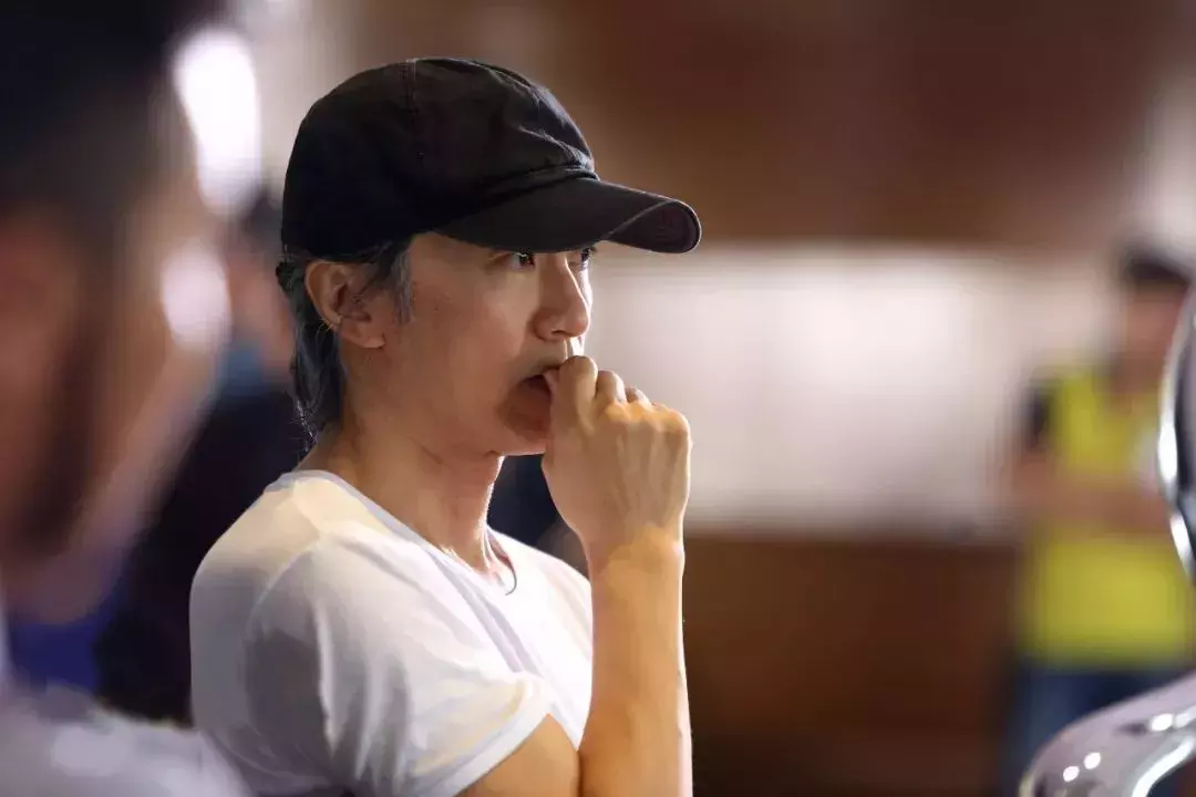 周星驰身患孤独绝症：我让全世界笑过，可自己却开心不起来