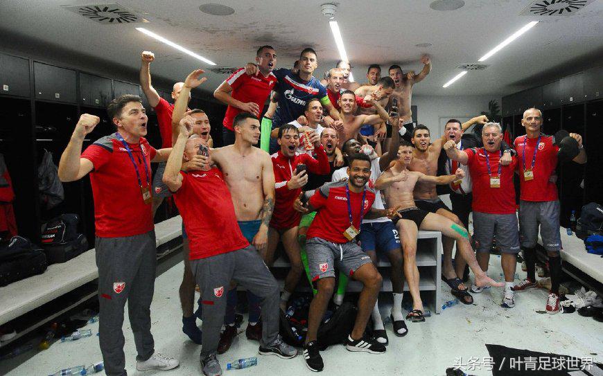 为什么92年欧冠豪门都没来（老牌豪门时隔26年杀回欧冠！球迷疯狂了，涌入球场扒光球衣）