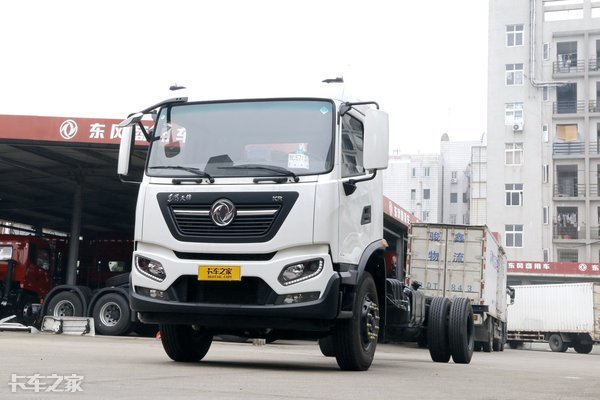 5.8米中卡配230马力发动机，东风新天锦也有DPF车型了