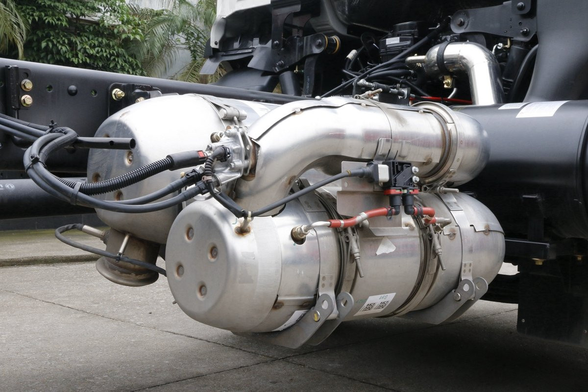 5.8米中卡配230马力发动机，东风新天锦也有DPF车型了