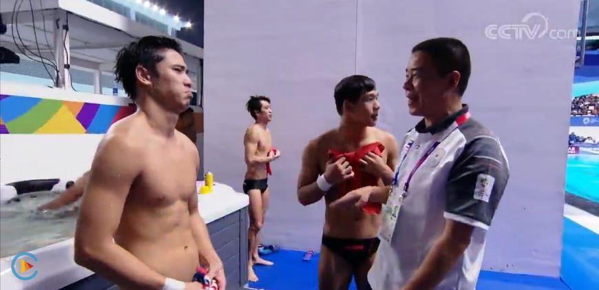 跳水炸鱼队是哪个国家（泰国跳水队炸鱼！双人3米板两选手做不同动作 有裁判同步分打6.5分）