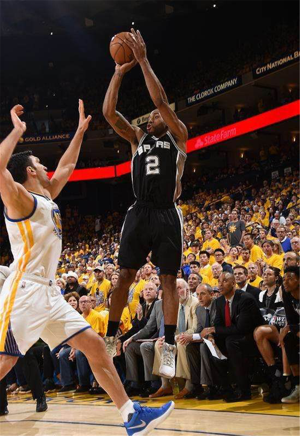 打球跟打架一样,一不小心就脑震荡骨折!