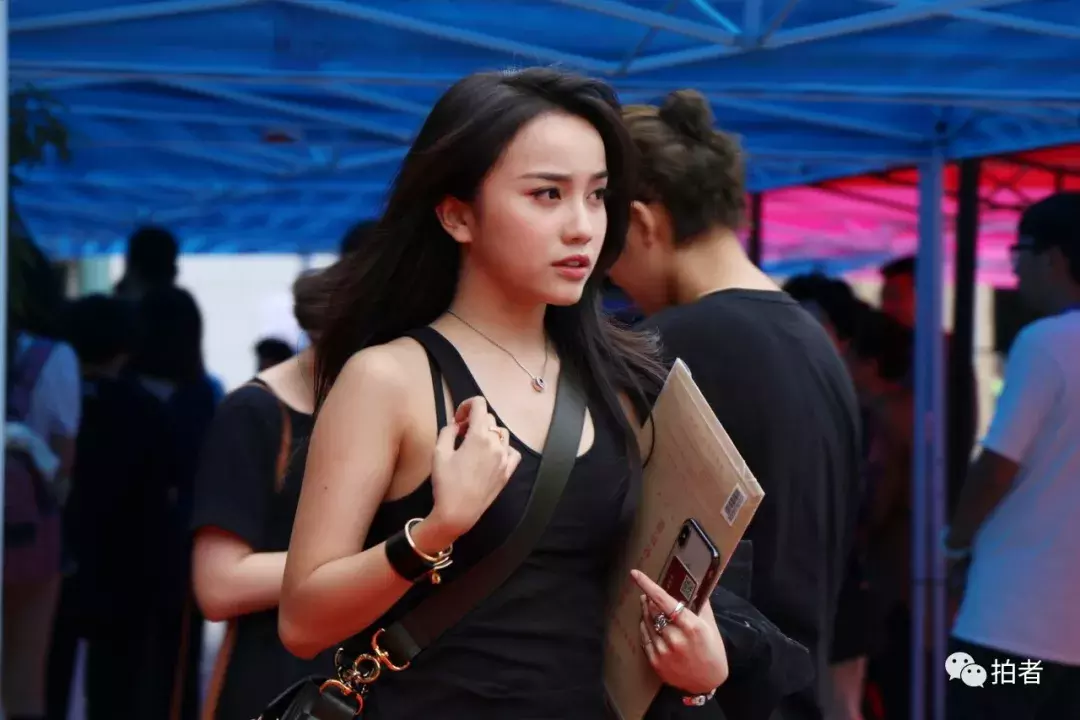 北影中戏新生报到，吴磊和宋祖儿青春阳光，李兰迪胡先煦吃胖了