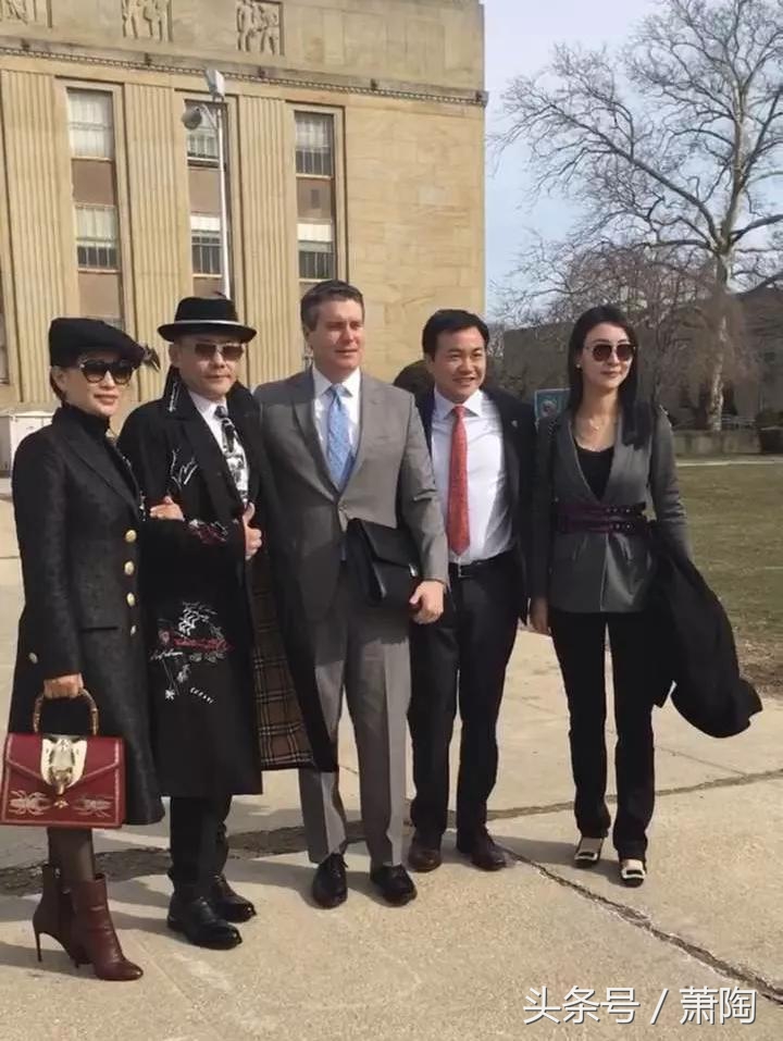 在周立波持枪涉毒案的律师费这件事上 瓜友们很可能被胡洁误导了