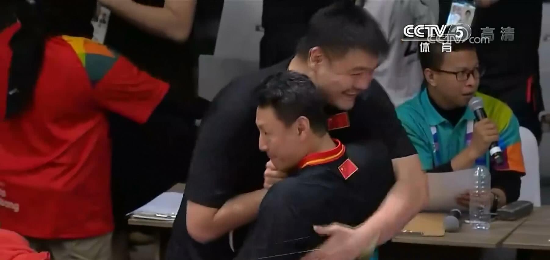 谁有这些姚明表情包（姚明新版表情包再现江湖，中国打伊朗，姚主席表情变化喜感十足）