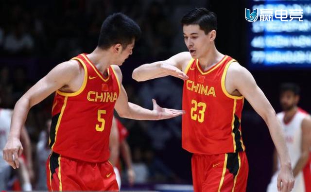 姚明拿过金牌吗（中国篮球包揽4金，姚明成历史第一人，赛后咧开嘴笑得跟花儿一样）