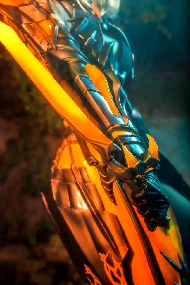 王者荣耀:花木兰水晶猎龙者cos好看!但是大马尾神秘失踪?