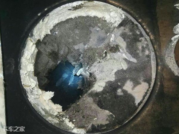 卡车尾气氮氧化物生成原因及消音器堵塞冒黑烟解析