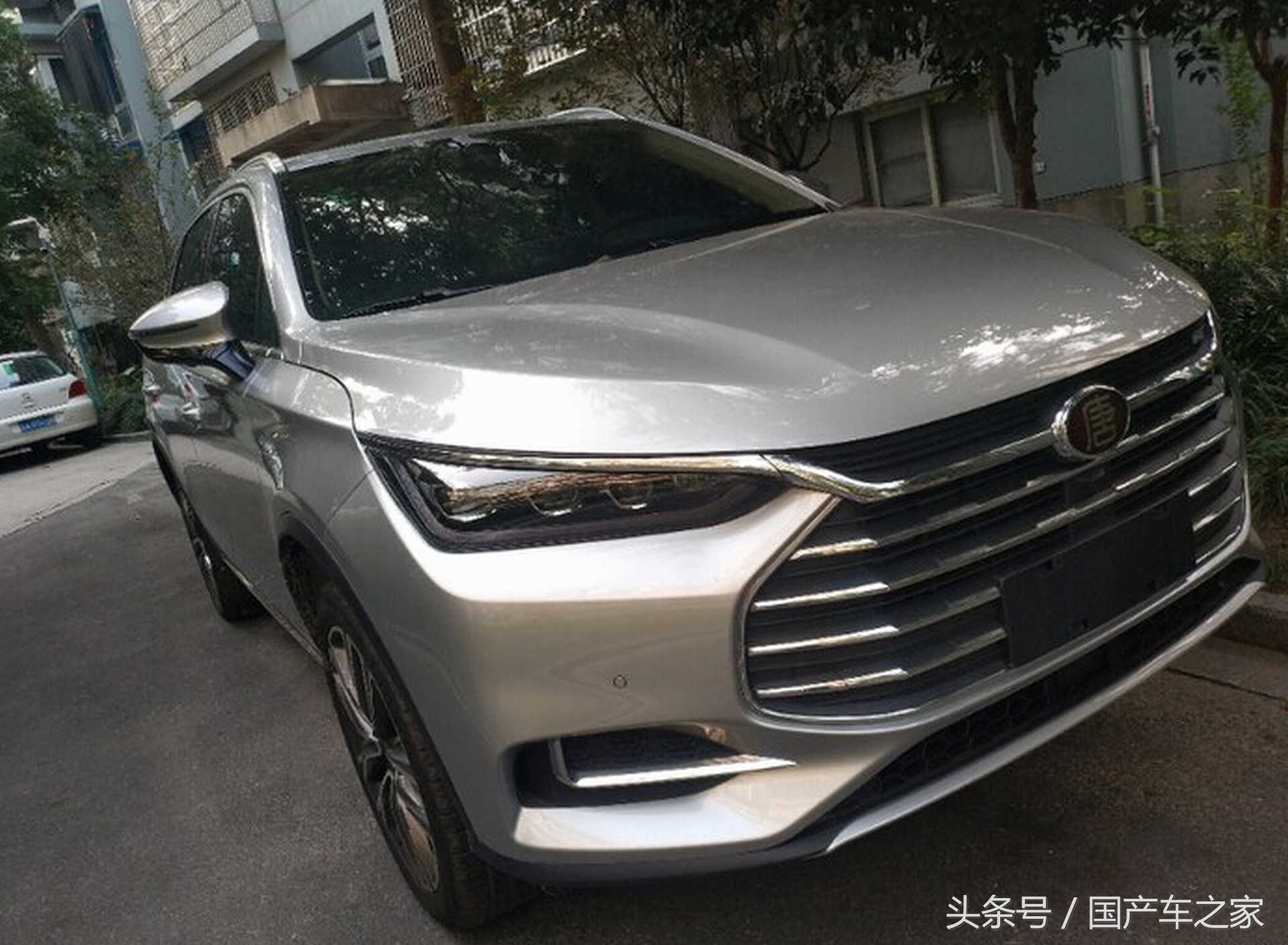 比亚迪唐燃油版银色首提,车主坦言:这颜色比山脉灰还稀有