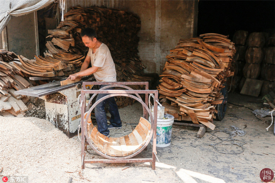 揭秘中国制鼓第一村 200多家制鼓作坊 大鼓屡获世界吉尼斯记录