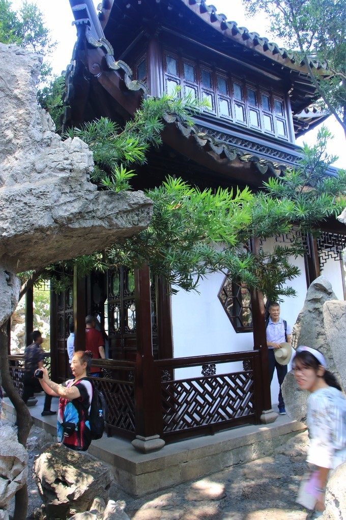 苏州狮子林园林赏析_苏州古园林吸收了江南园林建筑艺术的精华其中