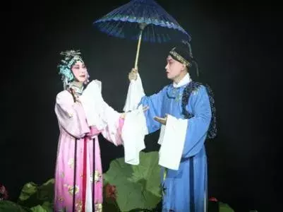 汉朝时期的乐府诗和哀婉悲情的《孔雀东南飞》