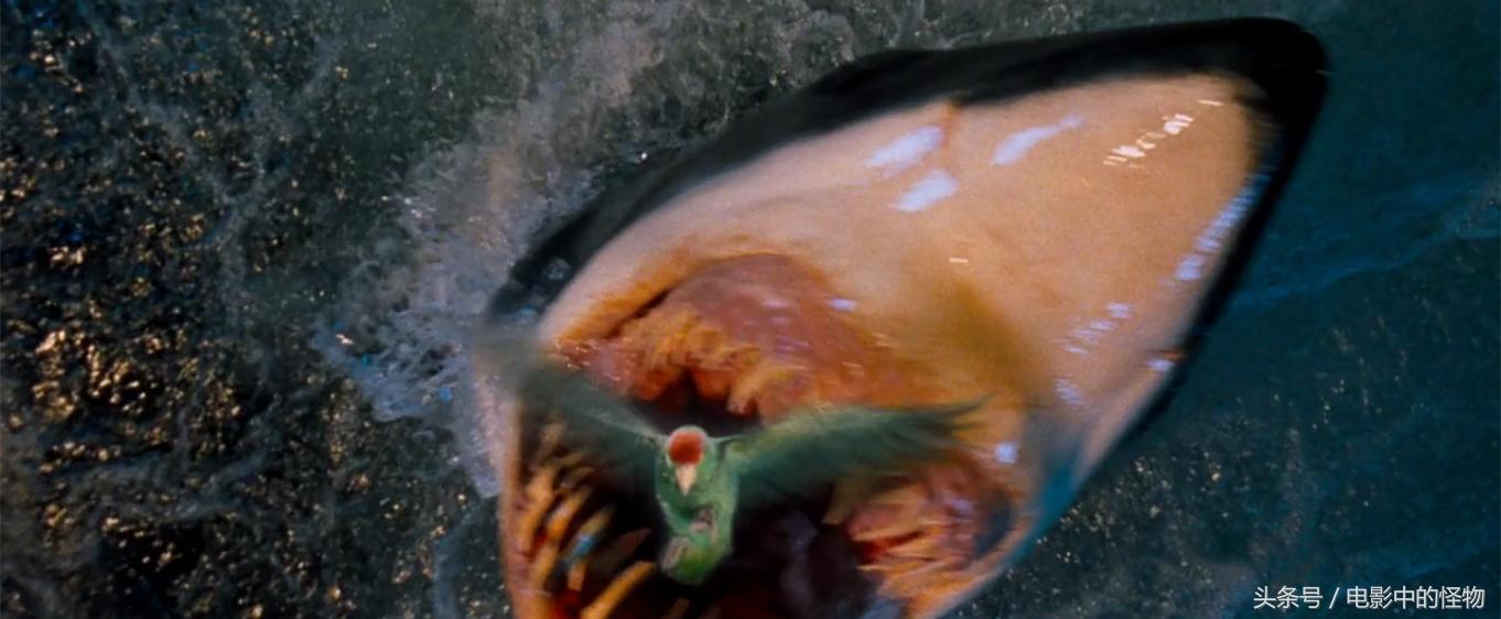 鲨鱼怪物之一《深海狂鲨》变异大鲨鱼评析,世界上最聪明的鲨鱼?