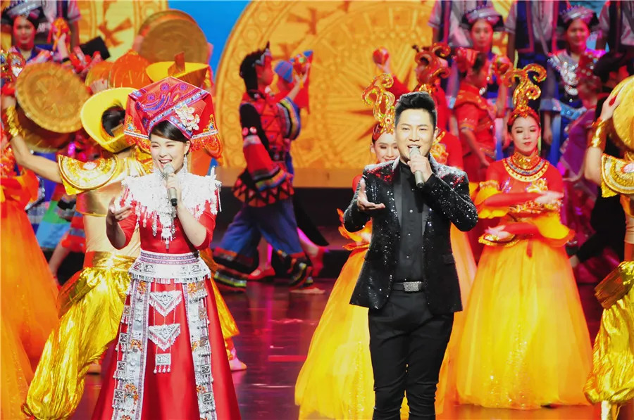 广西电视台综艺频道直播("大地飞歌·2018"唱响绿城情怀,今晚这些直播