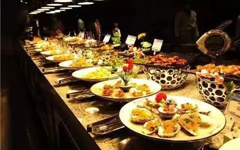 比格自助餐团购（曾经火爆的“比格”淡出重庆市场，498元的自助餐才更受欢迎？）