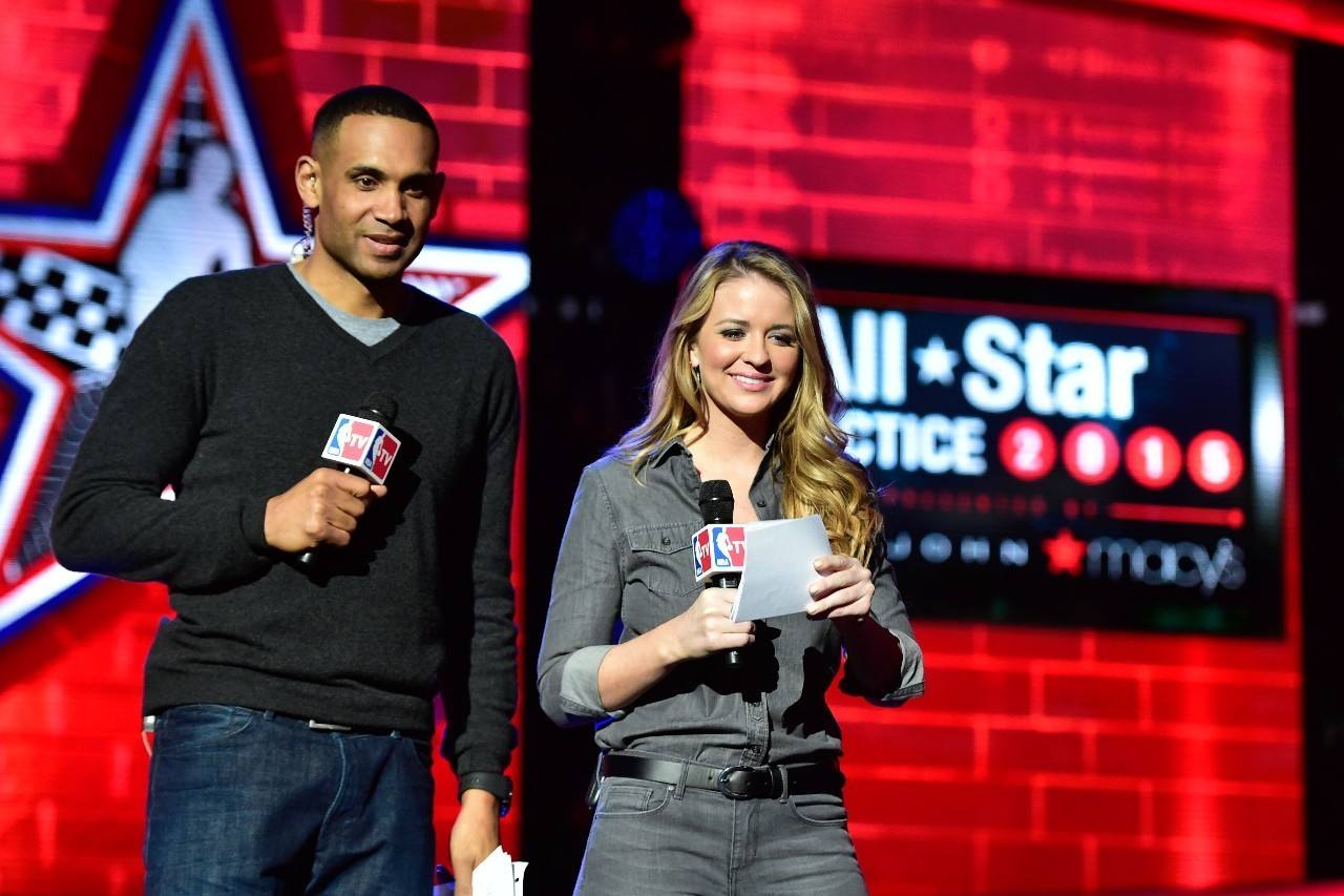 NBA女神莱德洛为何让库里害羞(NBA场边5大美女记者，1人是科比特杆粉丝，腾讯女主播上榜)