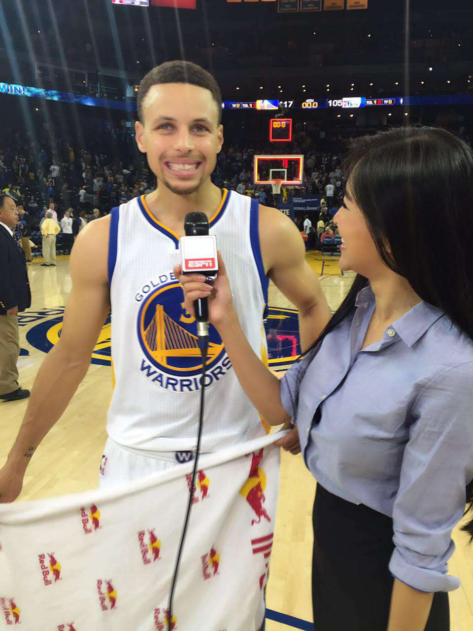 NBA女神莱德洛为何让库里害羞(NBA场边5大美女记者，1人是科比特杆粉丝，腾讯女主播上榜)