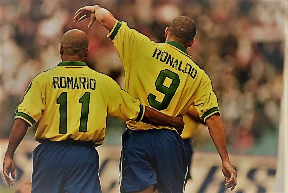 世界杯罗马里奥进球（罗纳尔多与罗马里奥：短暂的牵手，永恒的经典）