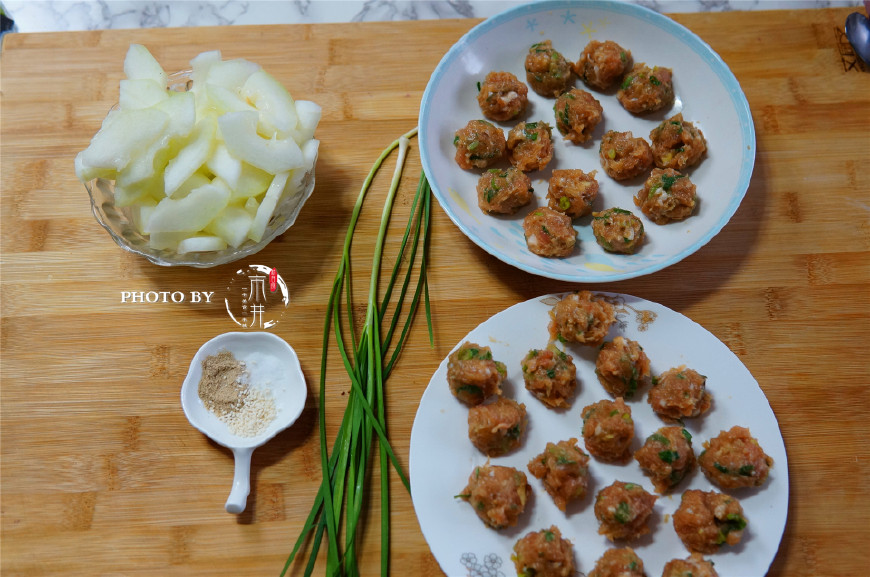 入秋多喝汤，从基础的紫菜蛋花汤说起，学做5道拿手好汤