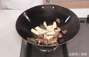 鹿肉烧冬笋，这样吃滋补身体最有用了，3分钟学会