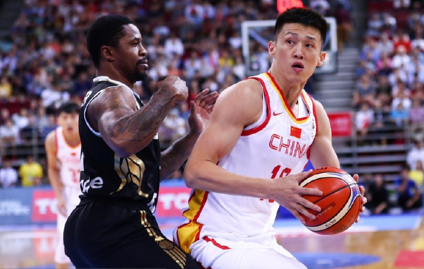 终止3连败！中国男篮世预赛13分逆转约旦队，“中国库里”18分6人上双
