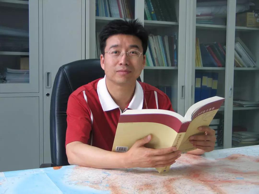 荣获陕西省教学名师、师德标兵，长安大学好老师！让我们为你比心！