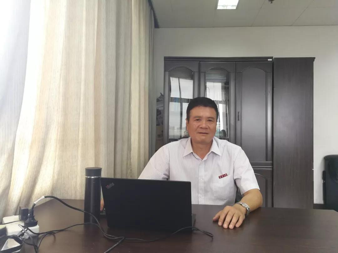 荣获陕西省教学名师、师德标兵，长安大学好老师！让我们为你比心！