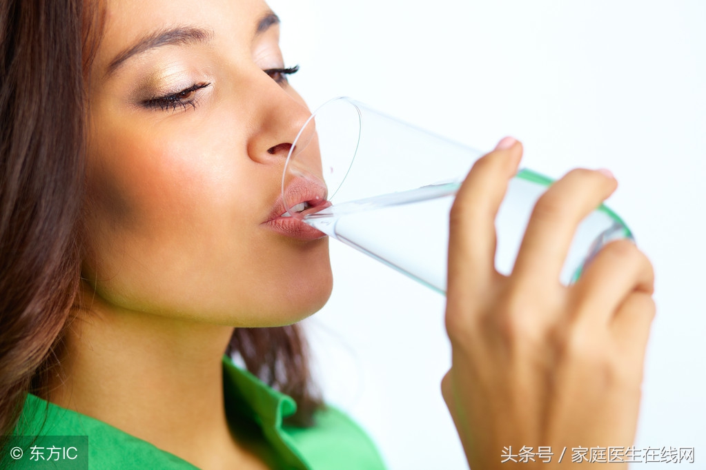 晚上总是口渴是什么原因？抛开别的不说，与这2点有关
