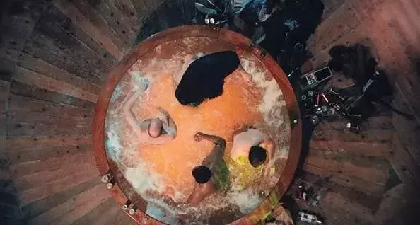 这种搞笑到几点的r级片,真是太好看了,经典啊