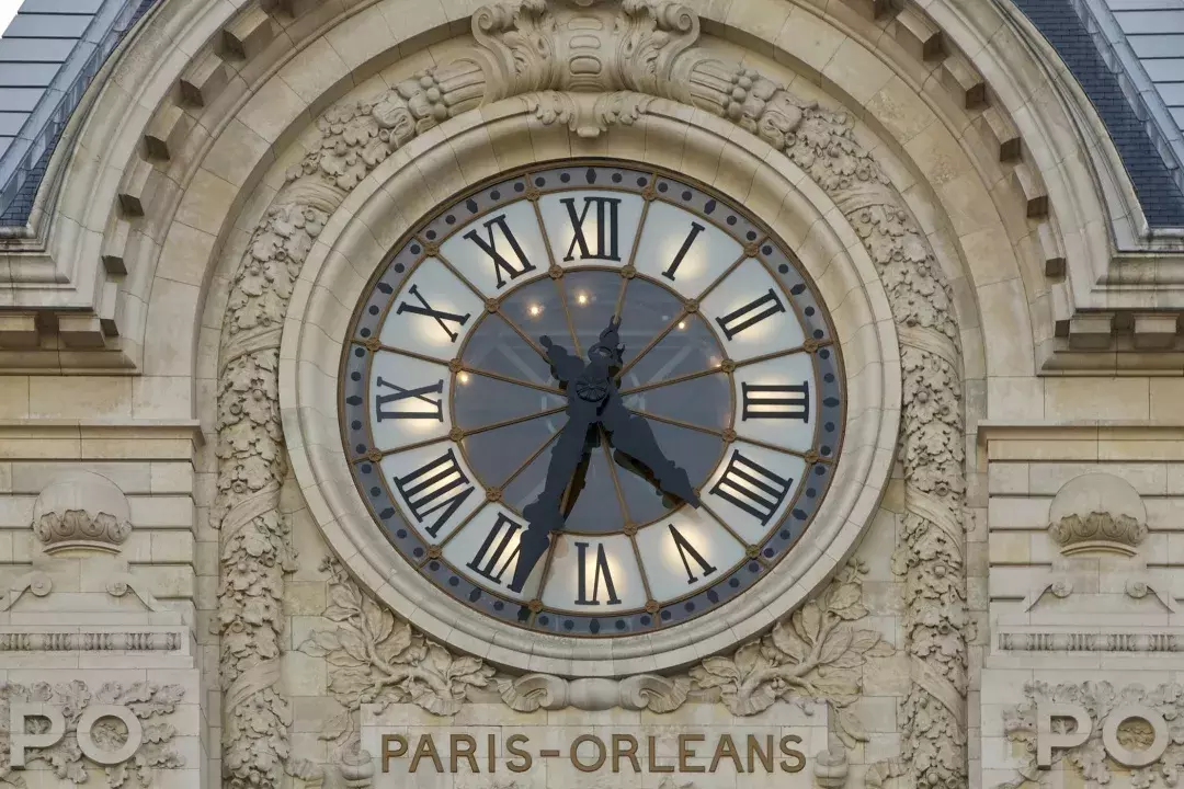 罗马数字13手表上有个r标是什么表