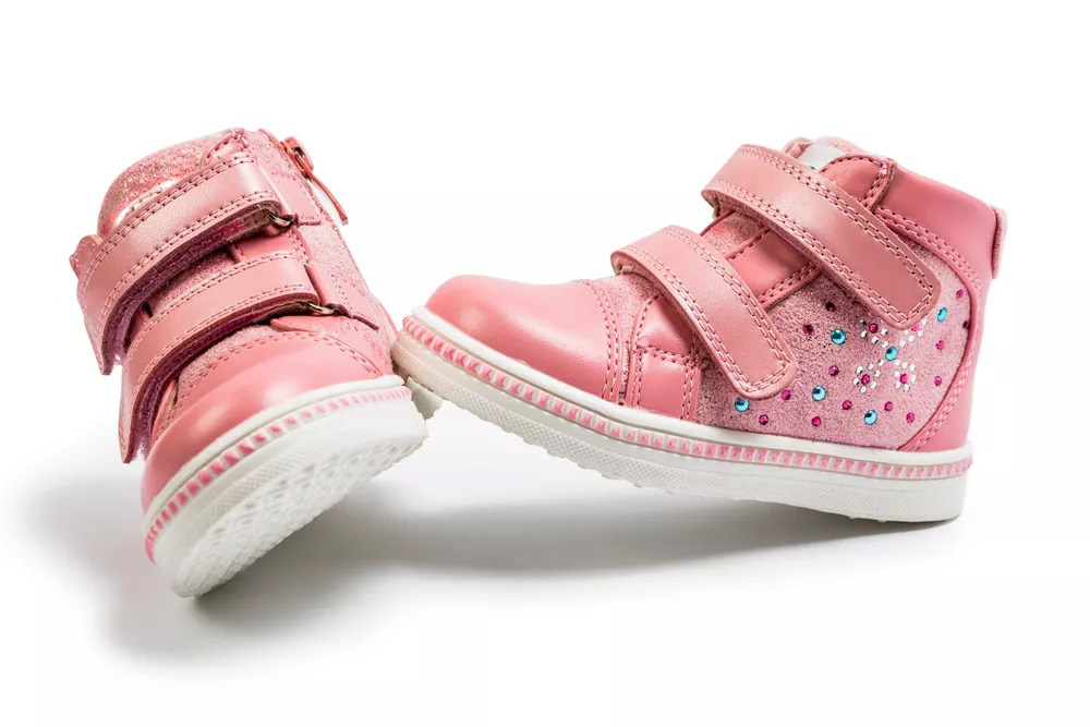 78%不合格！儿童鞋质量让人忧，涉及七波辉、笨笨熊、巴布豆等标称商标