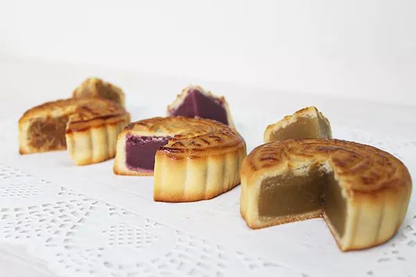 校训月饼、校徽月饼，各大高校纷纷推出个性月饼，学生太有福了！