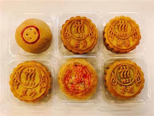 校训月饼、校徽月饼，各大高校纷纷推出个性月饼，学生太有福了！