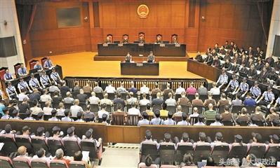 村支书涉黑雇74名律师 检方167页判决书办出铁案